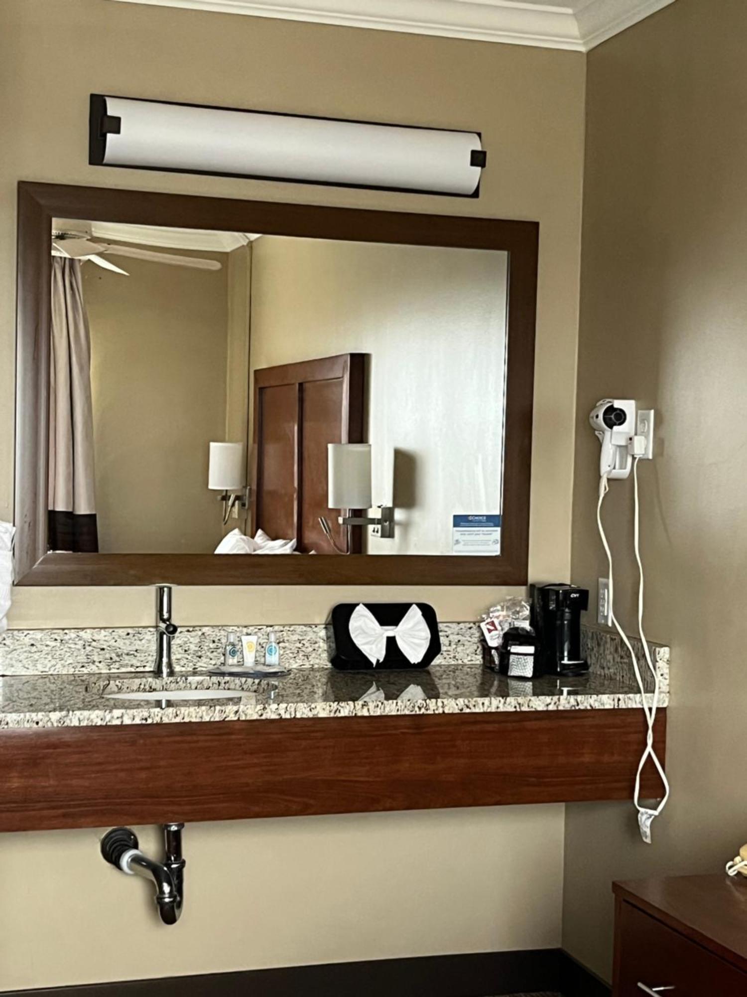 Comfort Inn & Suites Ocean Shores Extérieur photo
