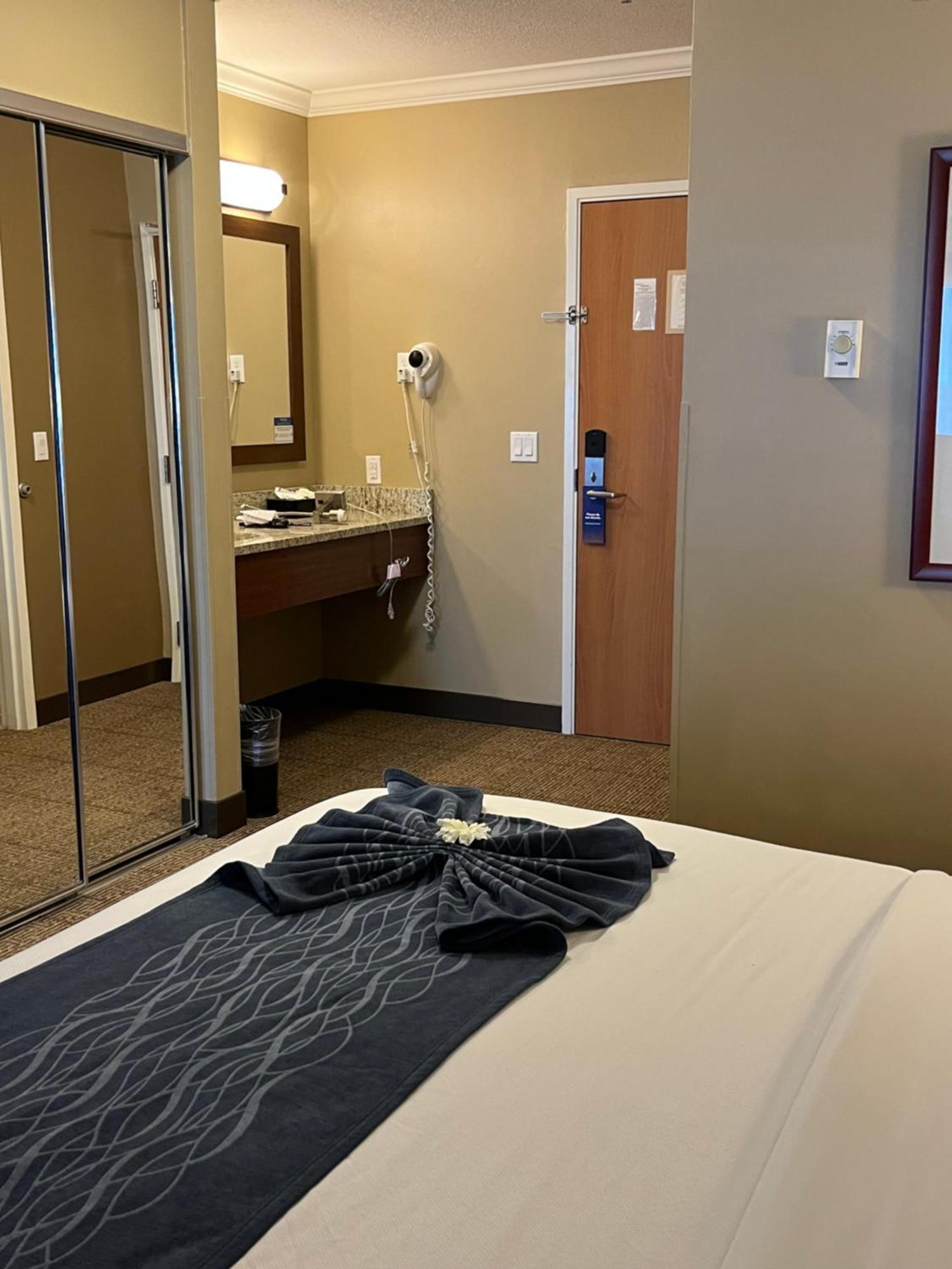 Comfort Inn & Suites Ocean Shores Extérieur photo