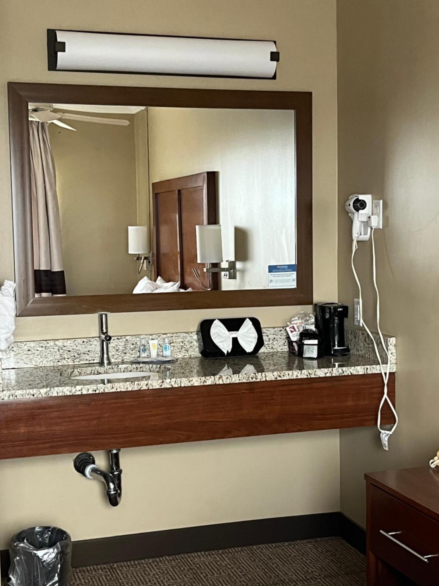 Comfort Inn & Suites Ocean Shores Extérieur photo