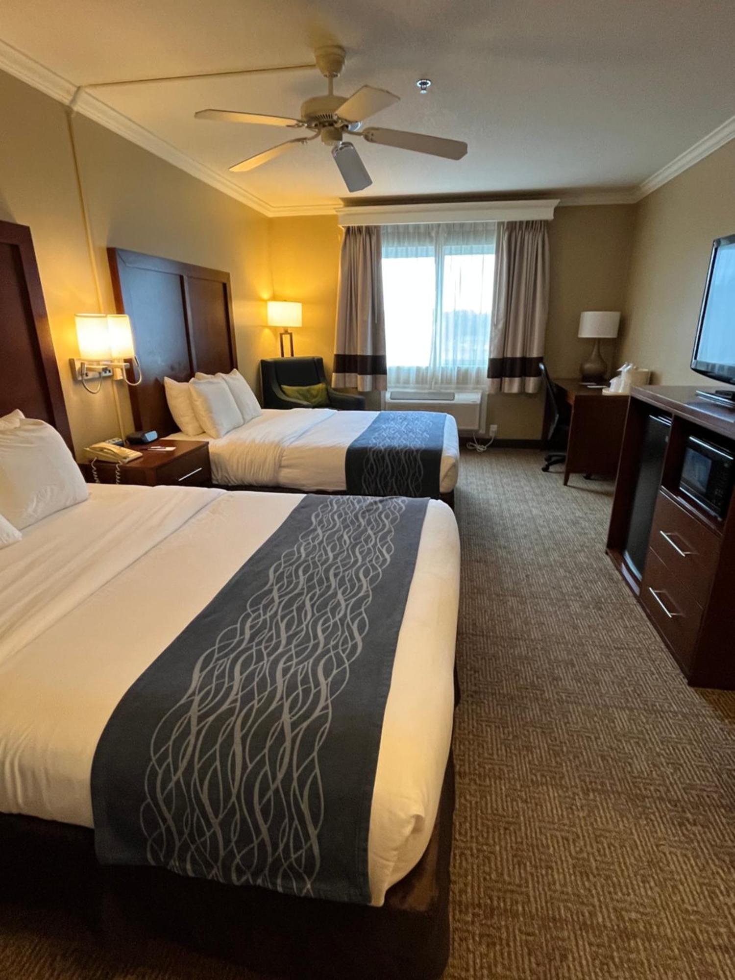 Comfort Inn & Suites Ocean Shores Extérieur photo