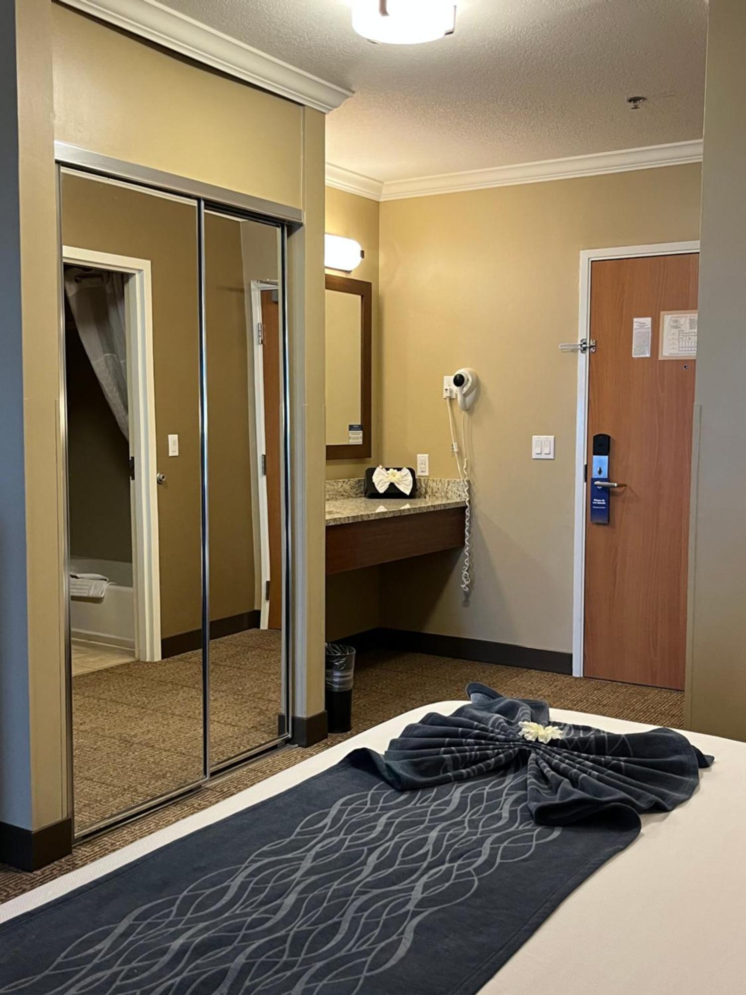 Comfort Inn & Suites Ocean Shores Extérieur photo