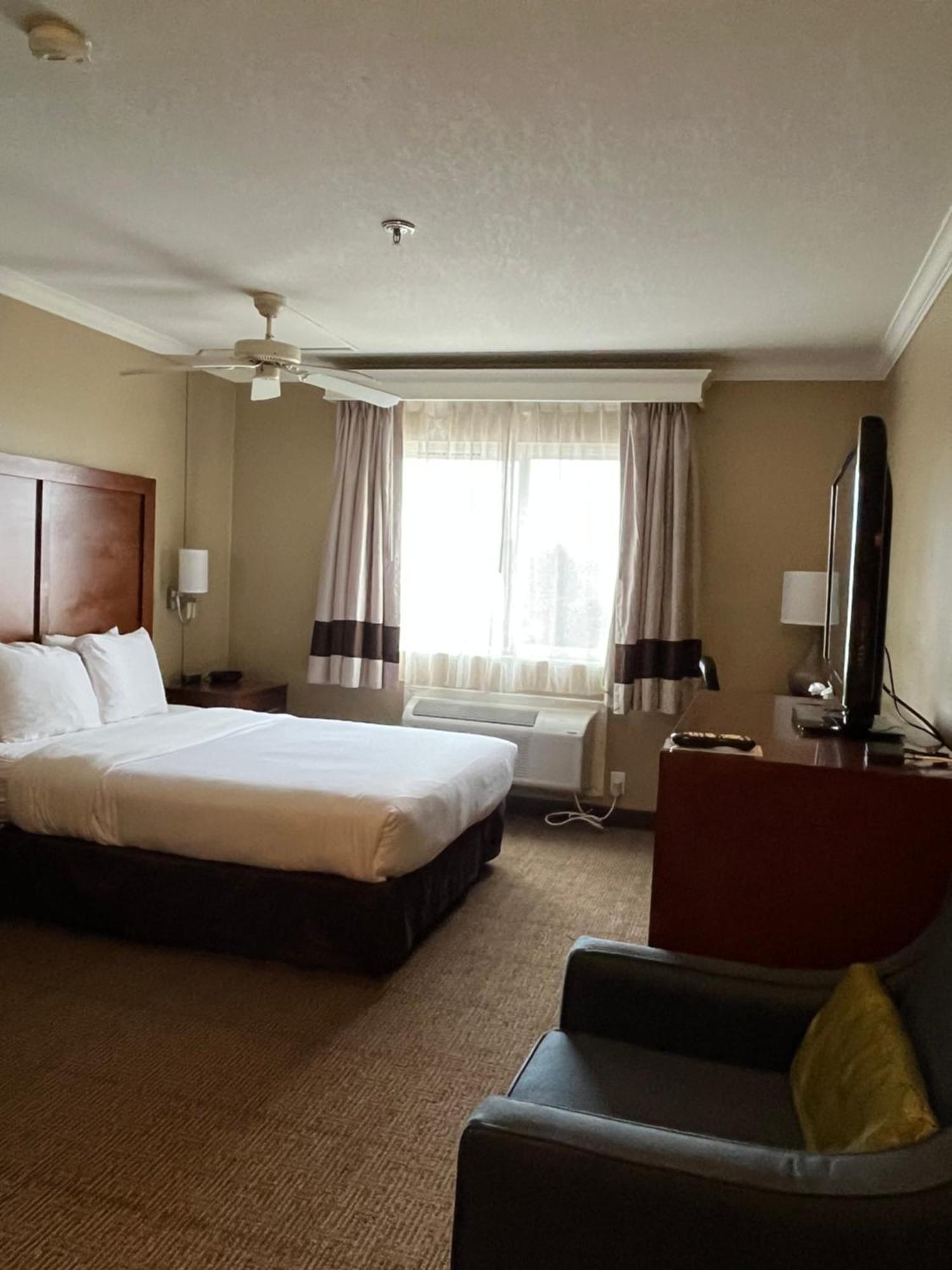 Comfort Inn & Suites Ocean Shores Extérieur photo