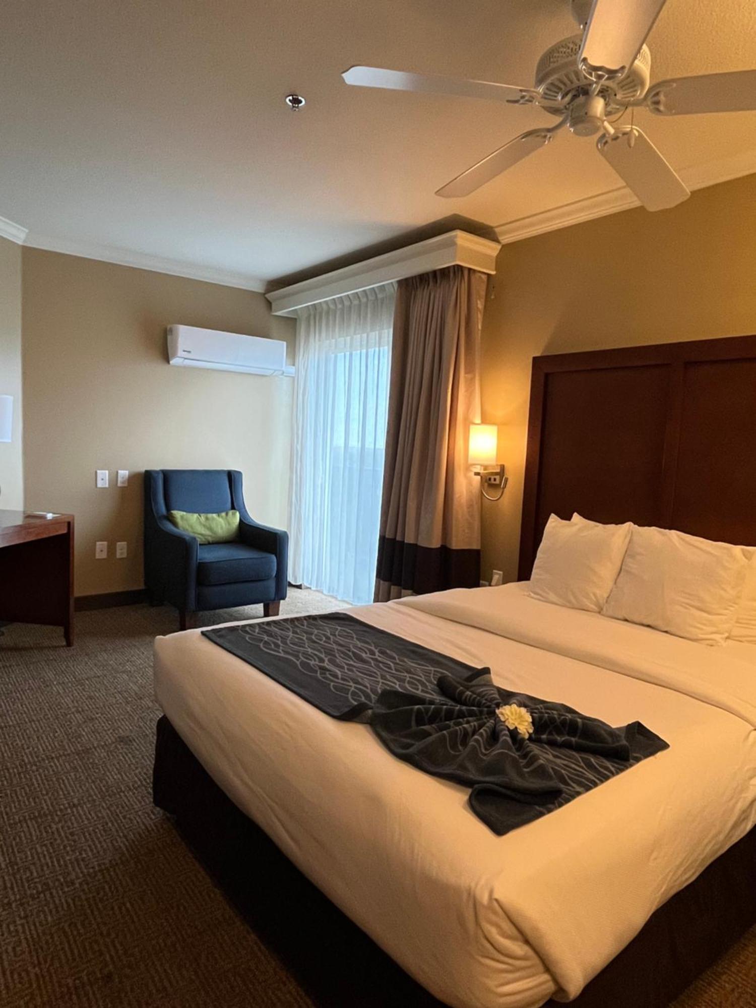Comfort Inn & Suites Ocean Shores Extérieur photo
