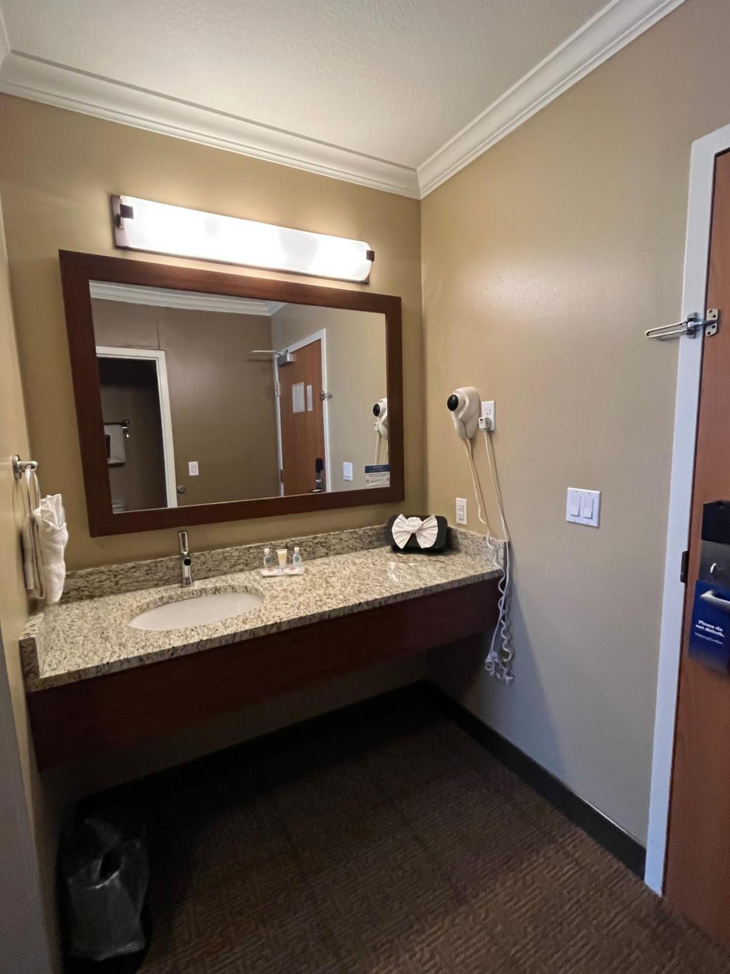 Comfort Inn & Suites Ocean Shores Extérieur photo