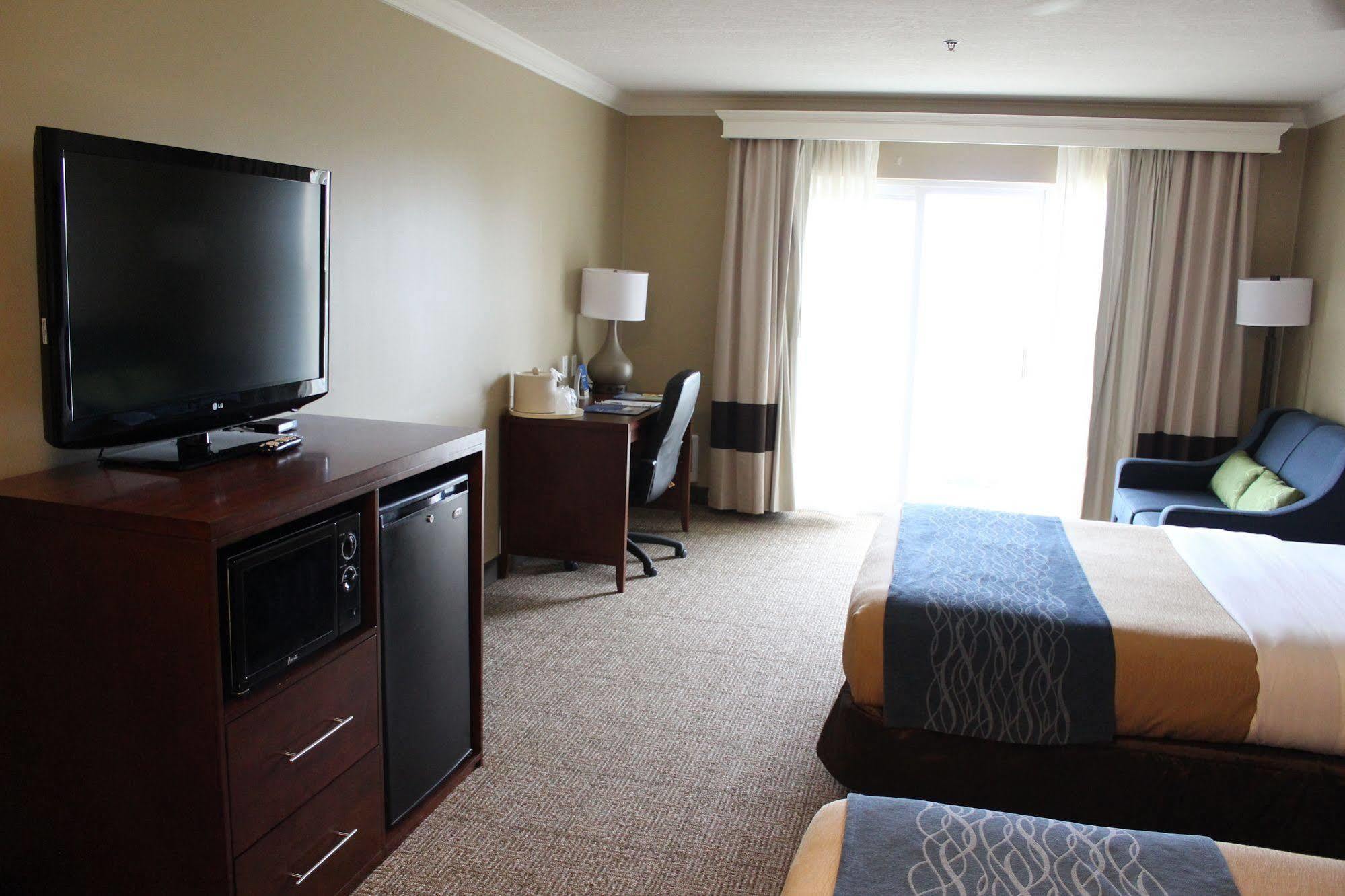 Comfort Inn & Suites Ocean Shores Extérieur photo