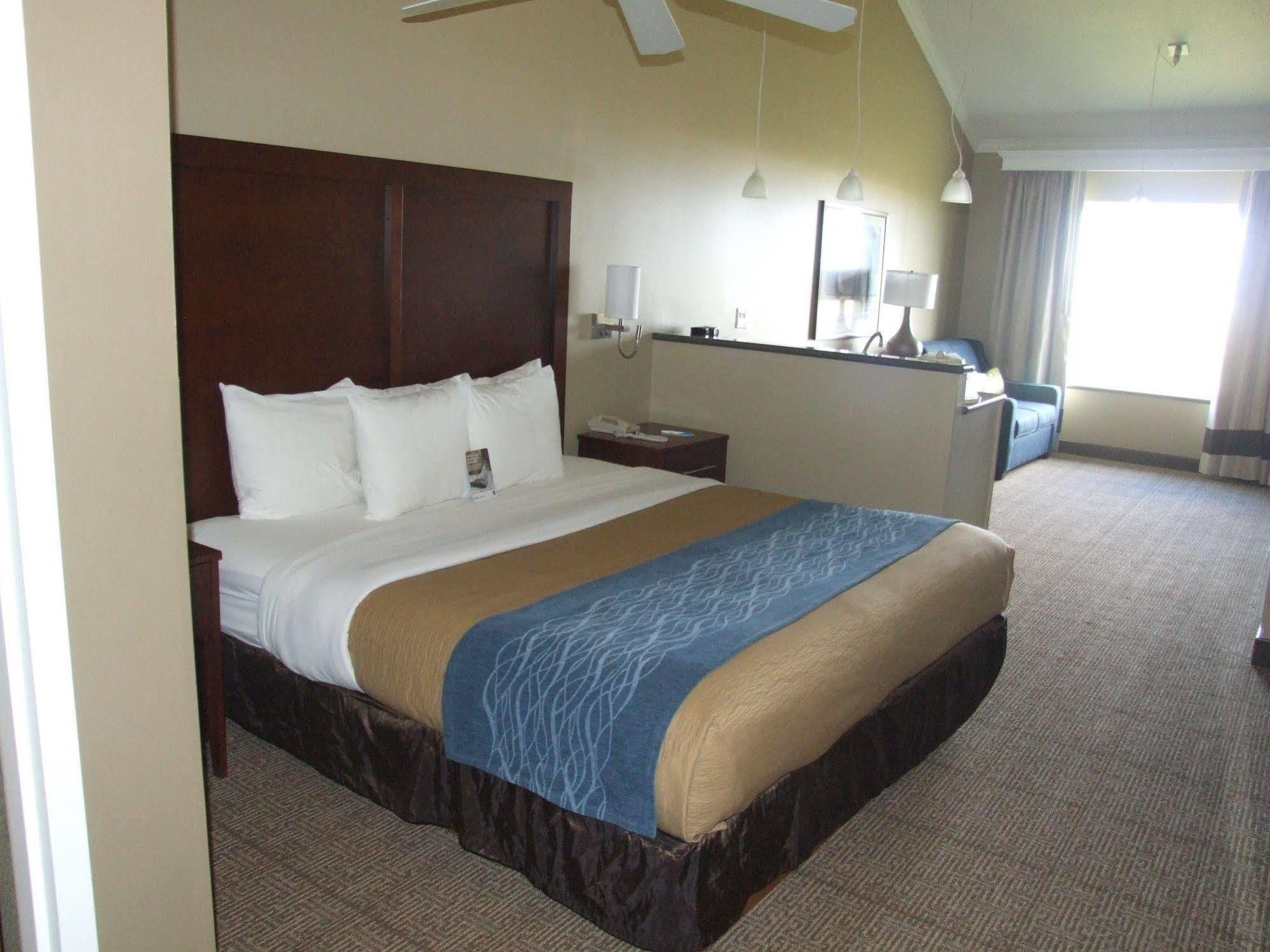 Comfort Inn & Suites Ocean Shores Extérieur photo